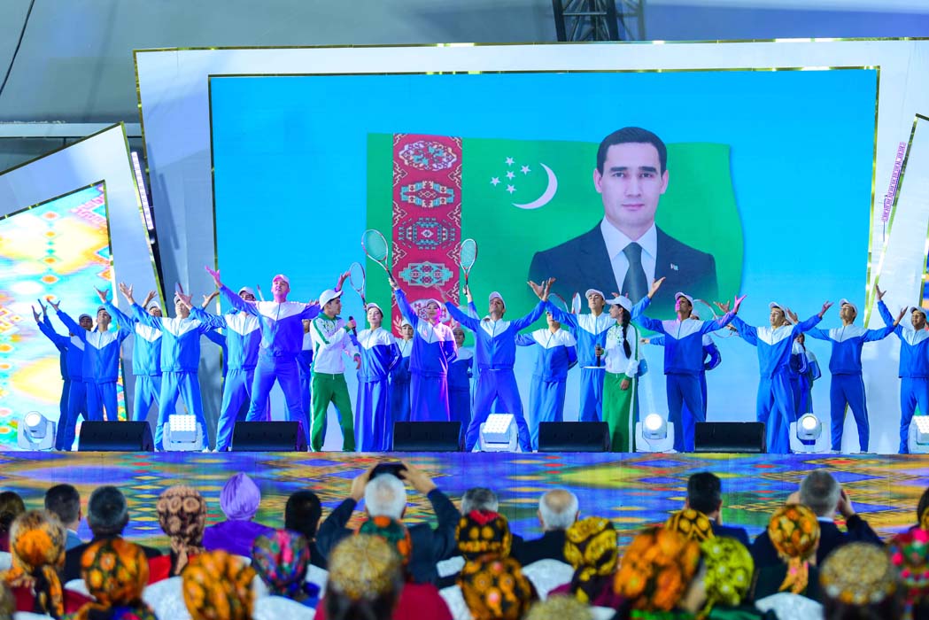 Türkmenistanda Saglygy goraýyş we derman senagaty işgärleriniň güni bellenildi